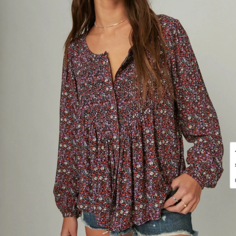 Lucky Brand Floral Pintuck Popover Blouse Pesant Top Button Down Front SZ M - Picture 2 of 10